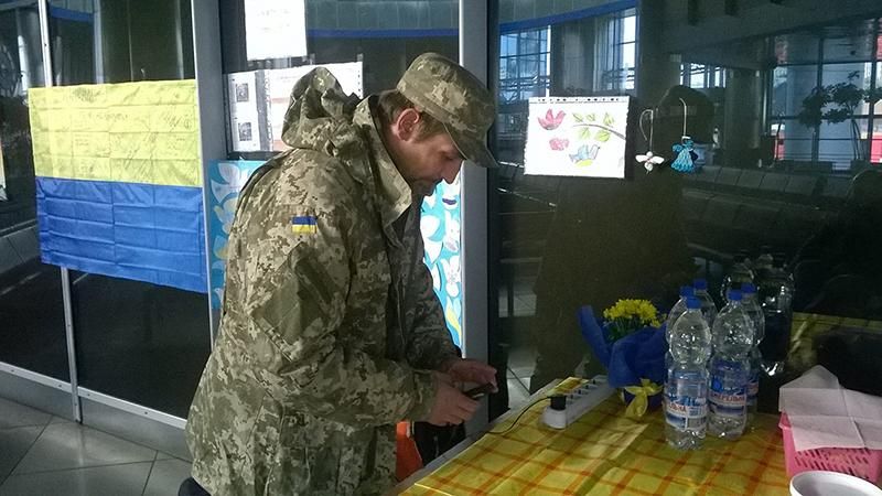 На київському вокзалі працює волонтерський пункт для учасників АТО