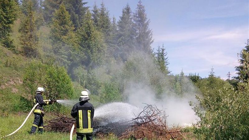 Зрелищные учения спасатели провели на Ровенщине