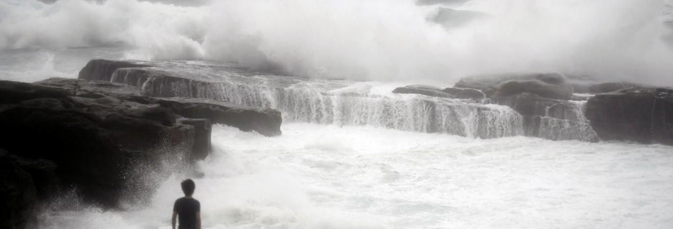 В Японии объявили эвакуацию почти 20 тысяч человек В Японии объявили эвакуацию почти 20 тысяч человек