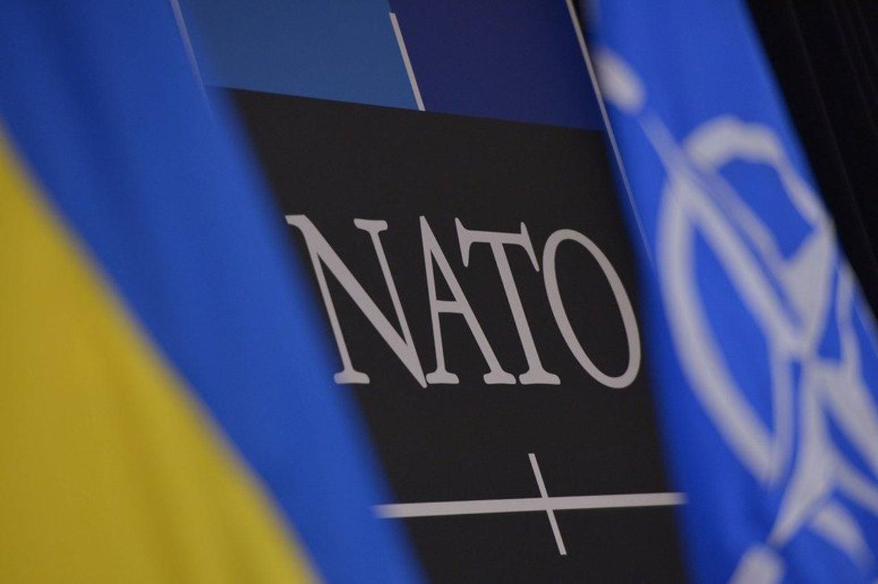 Порошенко підписав важливий закон щодо вступу України до НАТО