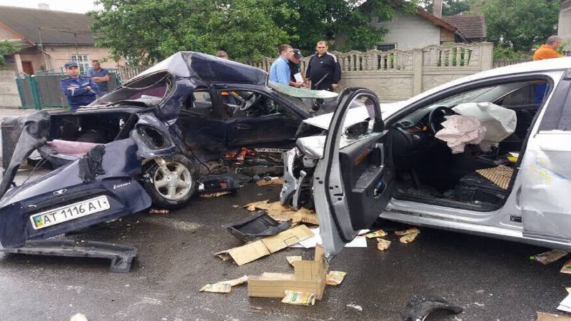 В моторошній аварії на Прикарпатті загинув український футболіст В моторошній аварії на Прикарпатті загинув український футболіст