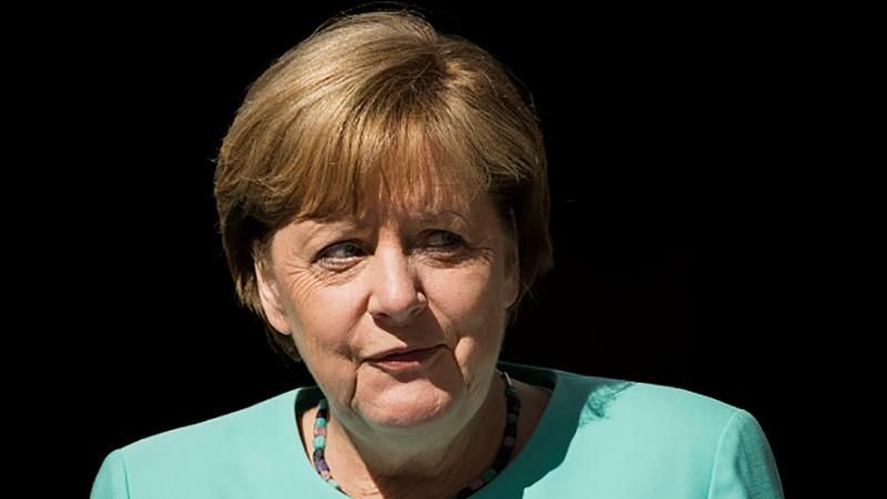 Меркель зробила заяву щодо своєї ролі у перемовинах Путіна та Трампа 