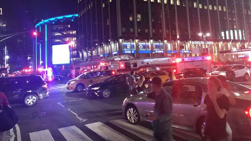 Пассажирский поезд слетел с рельсов в Нью-Йорке: появились первые видео Пассажирский поезд слетел с рельсов в Нью-Йорке: появились первые видео