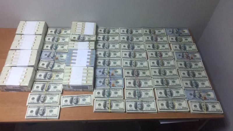 Обыск экс-заместителя главы АП Чмыря: Луценко об интересных находках Обыск экс-заместителя главы АП Чмыря: Луценко об интересных находках