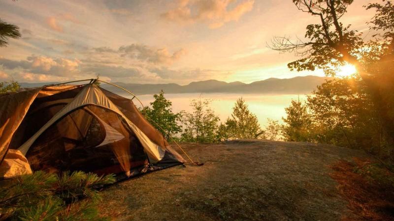 На херсонському курорті джип наїхав на намет з туристами: є загиблі На херсонському курорті джип наїхав на намет з туристами: є загиблі