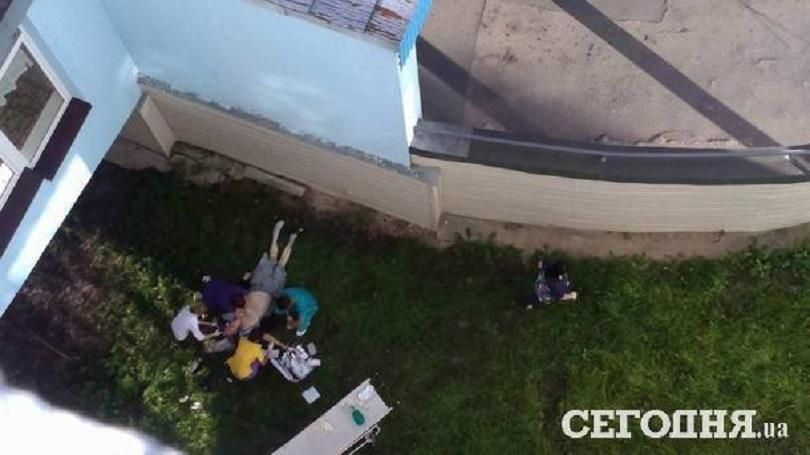 У Києві чоловік випав з вікна лікарні: опублікували фото
