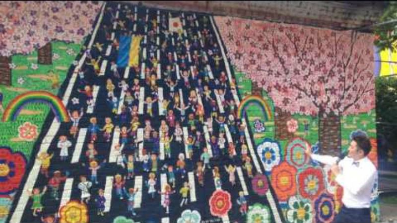 Японський художник намалював новий мурал в Києві: фото Японський художник намалював новий мурал в Києві: фото