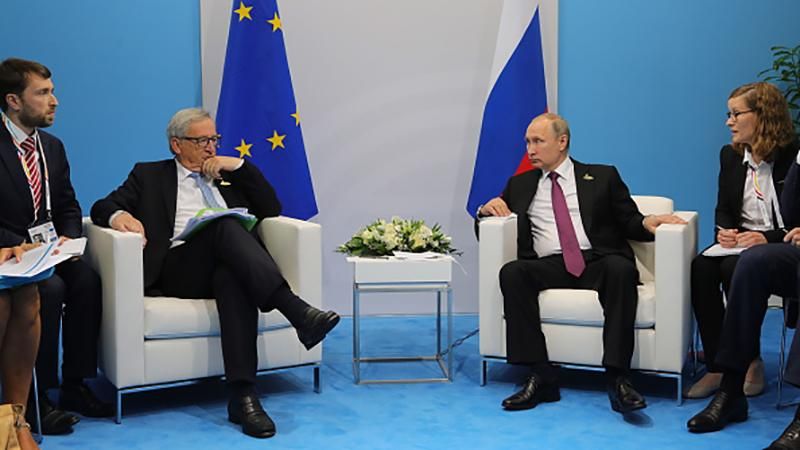 Юнкер поцілував Лаврова та нагадав Путіну про проблему Криму та Донбасу Юнкер поцілував Лаврова та нагадав Путіну про проблему Криму та Донбасу