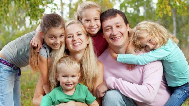 Як впоратися з трьома і більше дітьми: поради багатодітних батьків