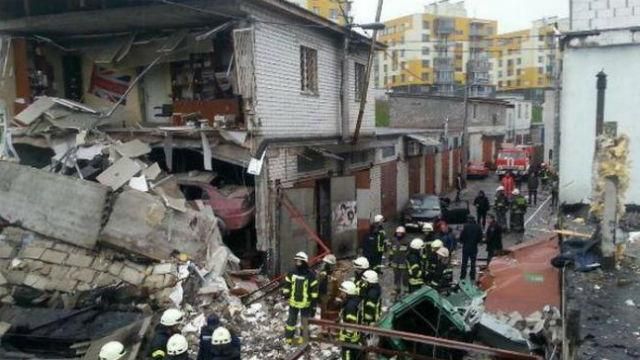 Мощный взрыв в центре Киева: к ликвидации привлекли министров