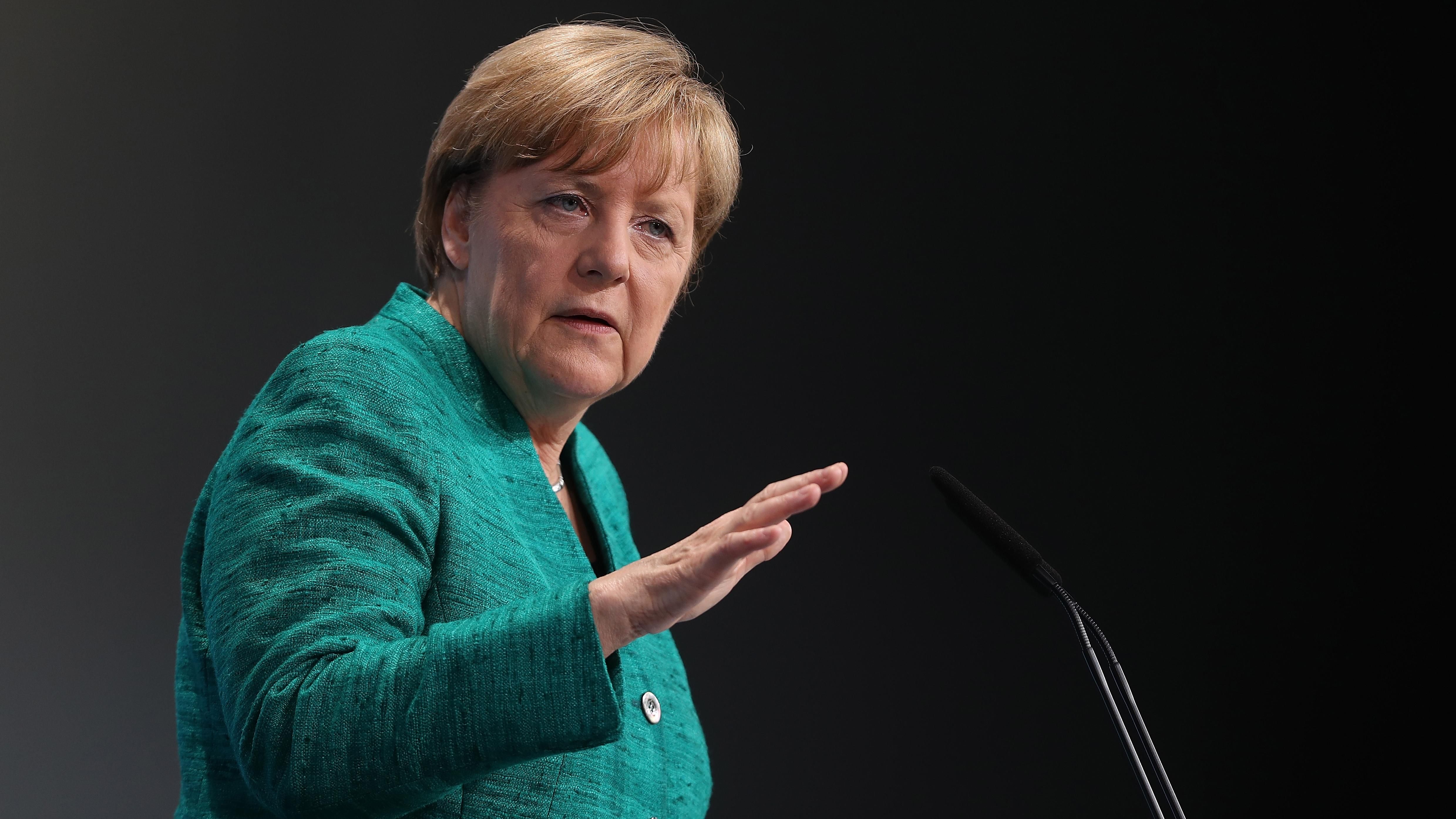 Меркель анонсувала розмову лідерів "Нормандської четвірки"