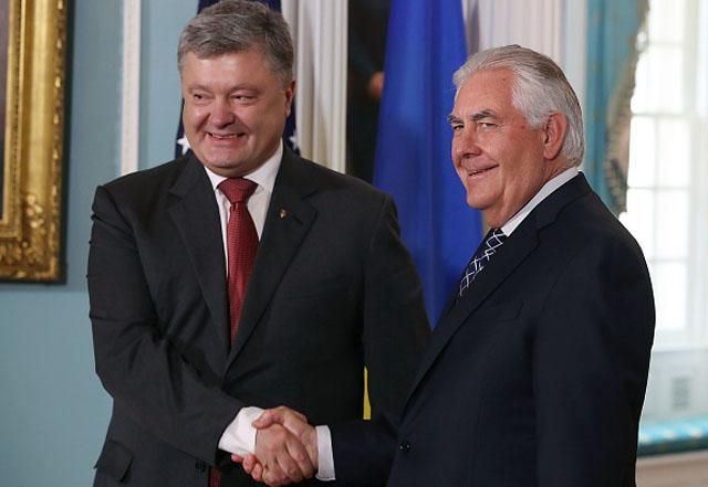 Зутріч Порошенка з Тіллерсоном: стали відомі теми розмови Зутріч Порошенка з Тіллерсоном: стали відомі теми розмови