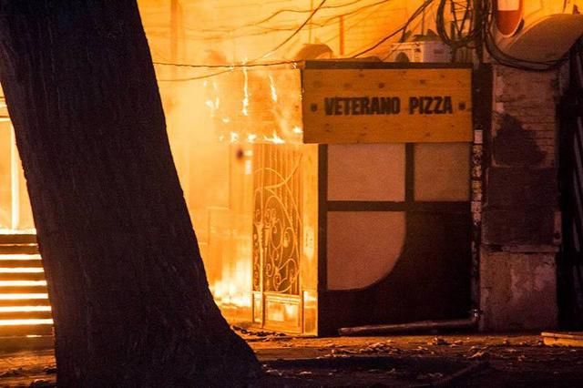 В Днепре сгорела часть пиццерии ветерана АТО