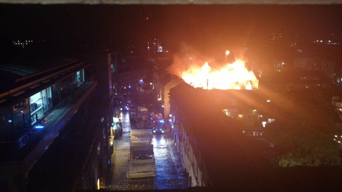 В Лондоне произошел масштабный пожар: видео В Лондоне произошел масштабный пожар: видео