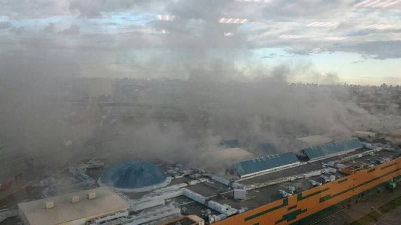 У Москві спалахнув торговий центр, є постраждалі: з'явилися перші фото