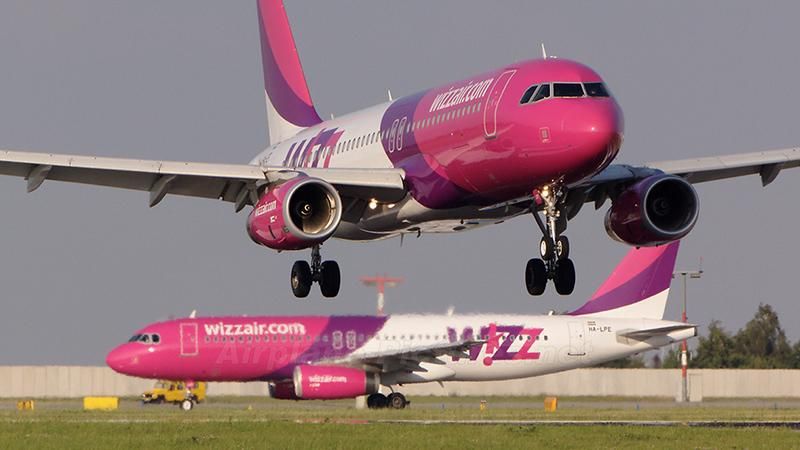 Лоукостер Wizz Air снизил тарифы из-за отмененных рейсов Ryanair из Украины