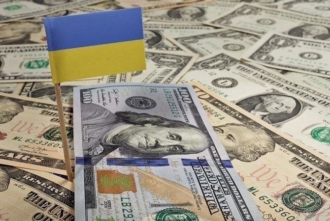 МВФ дає Україні гроші тільки на те, аби вона "утрималася на плаву", – економіст