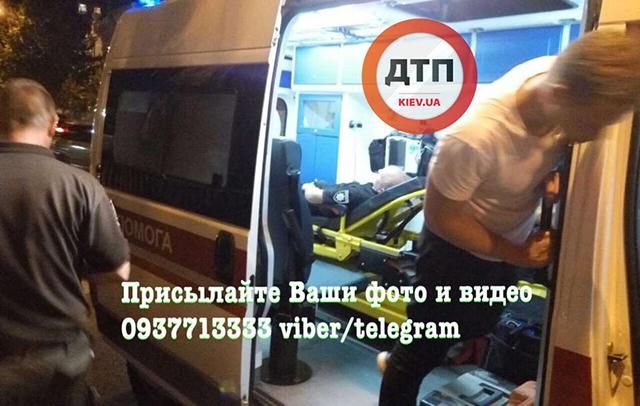 Возле Верховной Рады авто сбило полицейского: видео
