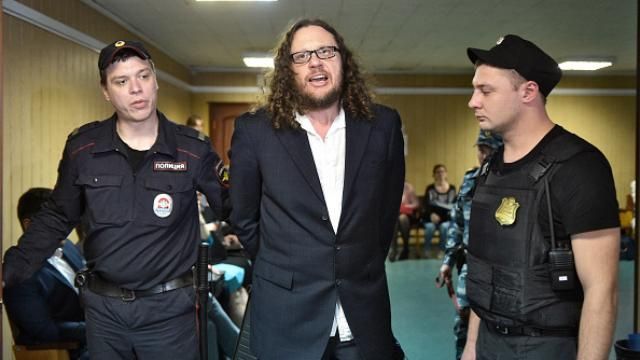 Російського бізнесмена засудили до 5 років, але звільнили прямо з суду Російського бізнесмена засудили до 5 років, але звільнили прямо з суду