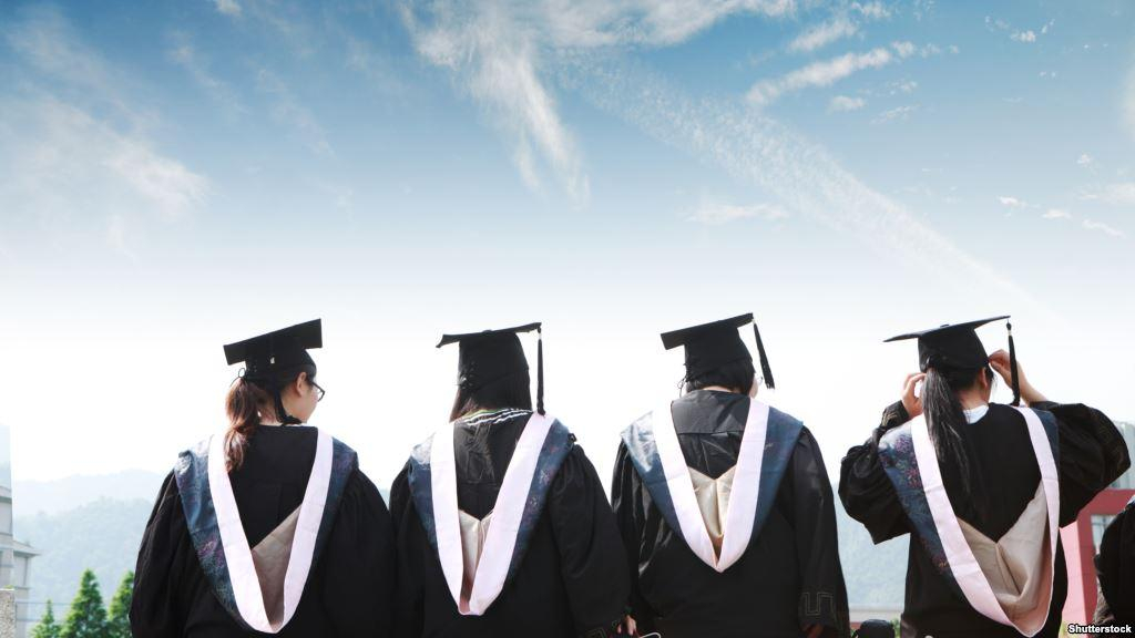 Кабмин сократил количество государственных мест для обучения в вузах