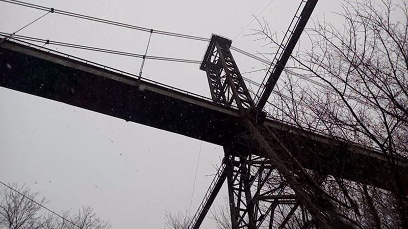 Мост в Житомире притягивает самоубийц