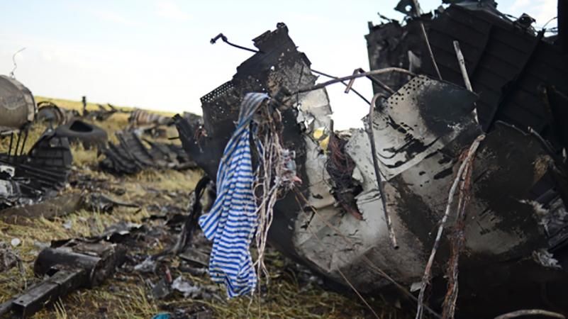 Попри відкриття провадження проти керівників АТО, прокуратура закрила справу щодо збитого Іл-76 Попри відкриття провадження проти керівників АТО, прокуратура закрила справу щодо збитого Іл-76