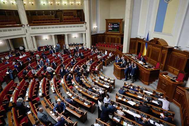 Депутати хочуть скасувати голосування закону про Конституційний суд, який схвалили лише вчора