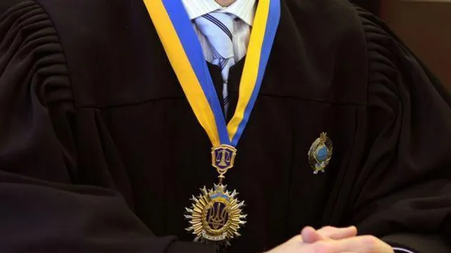 Першими недоторканність втратили судді Першими недоторканність втратили судді