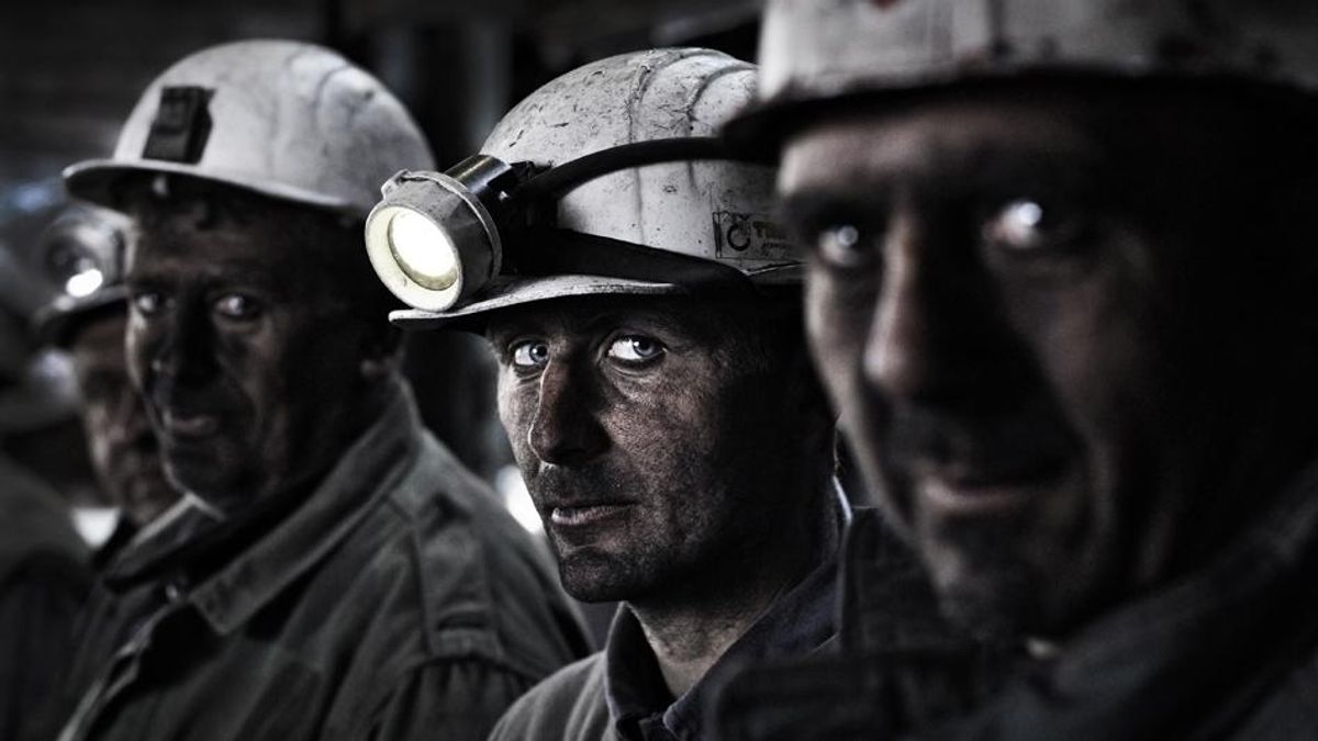Забастовку под землей устроили шахтеры на Донбассе: озвучены требования