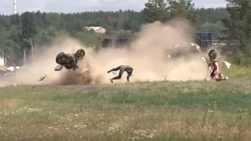 У Києві на масштабному фестивалі сталася моторошна аварія: промовисте відео У Києві на масштабному фестивалі сталася моторошна аварія: промовисте відео