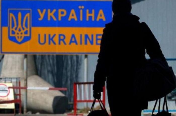 Как живется украинским заробитчанам и чем занимаются вдали от дома