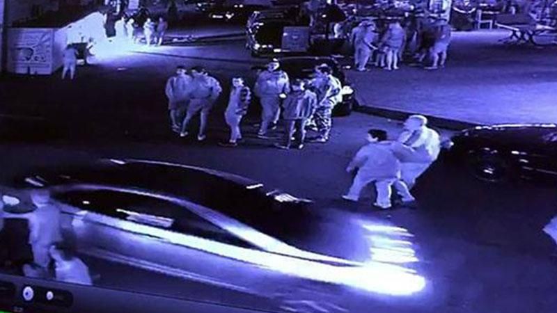 На Донеччині п'яний водій протаранив пішоходів і втік з місця аварії На Донеччині п'яний водій протаранив пішоходів і втік з місця аварії