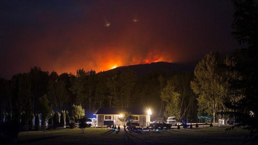 Внаслідок потужних лісових пожеж у Канаді евакуювали десятки тисяч людей
