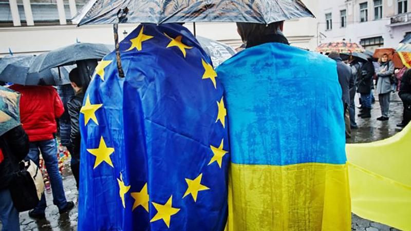 Українці забули про Майдан: стало відомо кому жителі найбільших міст дякують за безвіз Українці забули про Майдан: стало відомо кому жителі найбільших міст дякують за безвіз