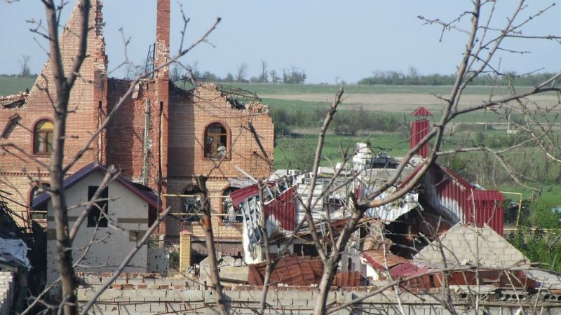 Як бойовики понівечили елітні особняки на Донбасі: промовисті фото