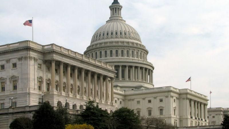Неизвестный на скорости протаранил ограду Конгресса США: есть пострадавшие