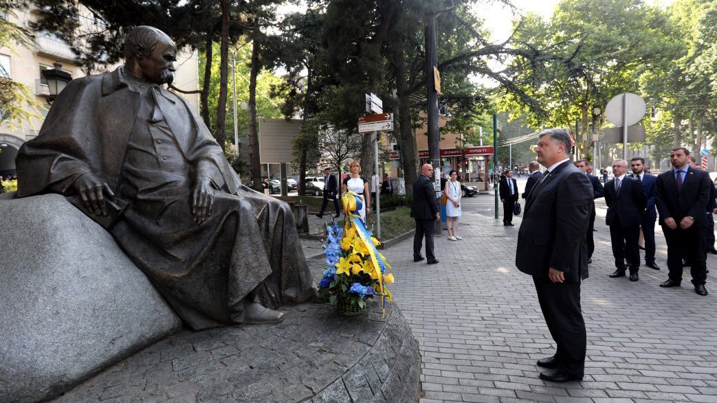 Російська агресія та Шевченко: Порошенко відвідав знакові місця у Грузії Російська агресія та Шевченко: Порошенко відвідав знакові місця у Грузії