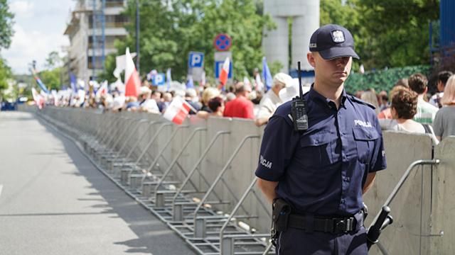 Масові протести у Варшаві: що вимагають поляки