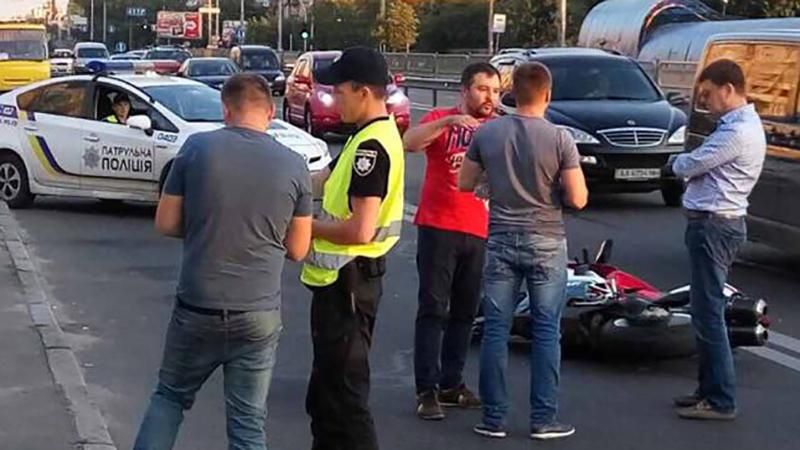 Чергова страшна ДТП за участю мотоцикла трапилась у Києві Чергова страшна ДТП за участю мотоцикла трапилась у Києві