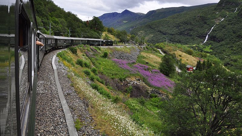 Балчун анонсував запуск потягів до Польщі із ще трьох областей України Балчун анонсував запуск потягів до Польщі із ще трьох областей України