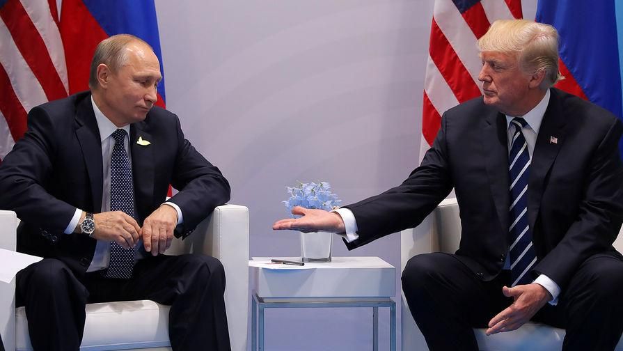 Трамп помогает Путину возродить величие России, – экс-директор Нацразведки США