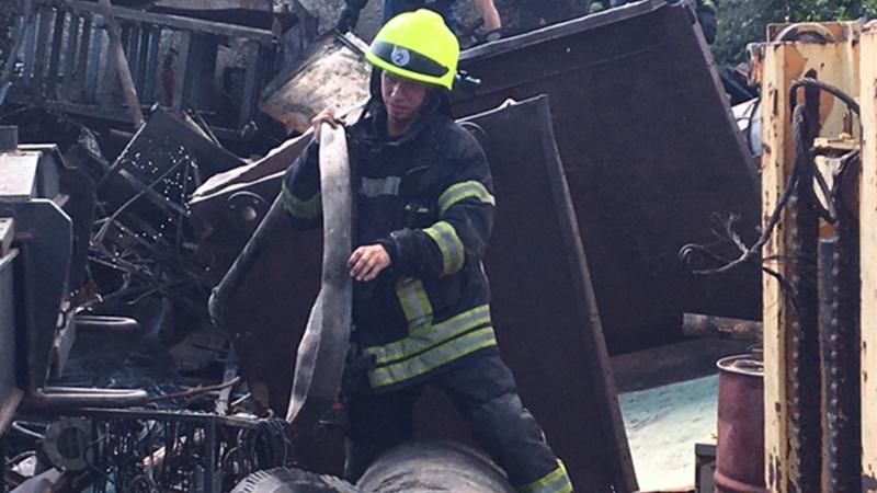 Во время пожара в Днепре прогремел взрыв: есть раненые спасатели