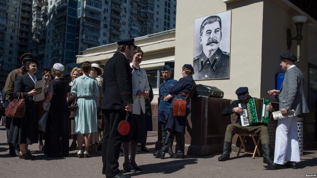 В России провели опрос о почтении Сталина: неожиданные результаты