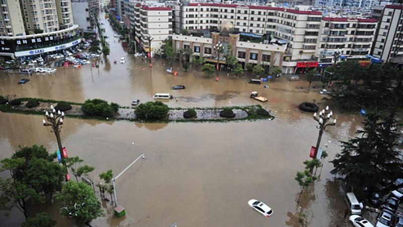 226 тисяч людей евакуювали внаслідок масштабних повеней у Китаї