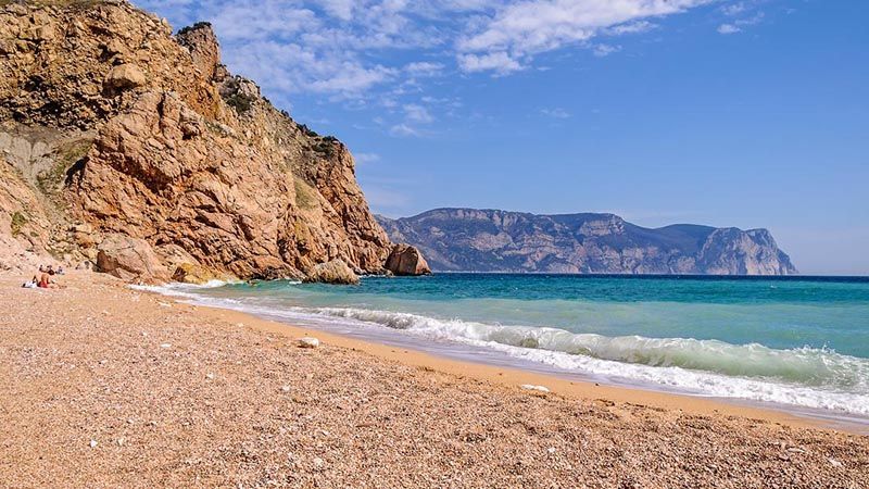 Оккупанты пытаются искусственно создать "наплыв туристов" в аннексированный Крым Оккупанты пытаются искусственно создать "наплыв туристов" в аннексированный Крым