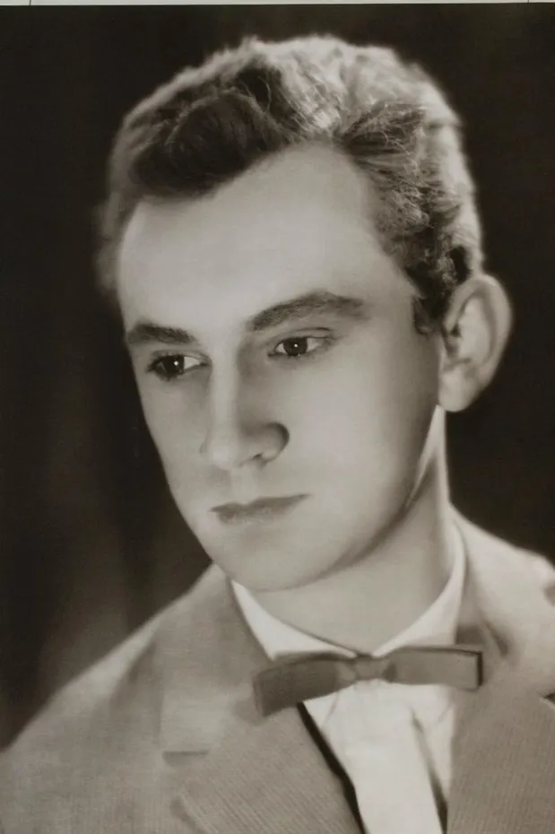 Молодий Богдан Ступка Молодий Богдан Ступка