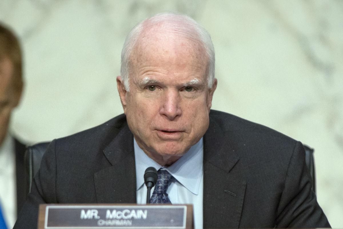 Маккейн гнівно розкритикував згортання Трампом програми ЦРУ щодо Сирії Маккейн гнівно розкритикував згортання Трампом програми ЦРУ щодо Сирії