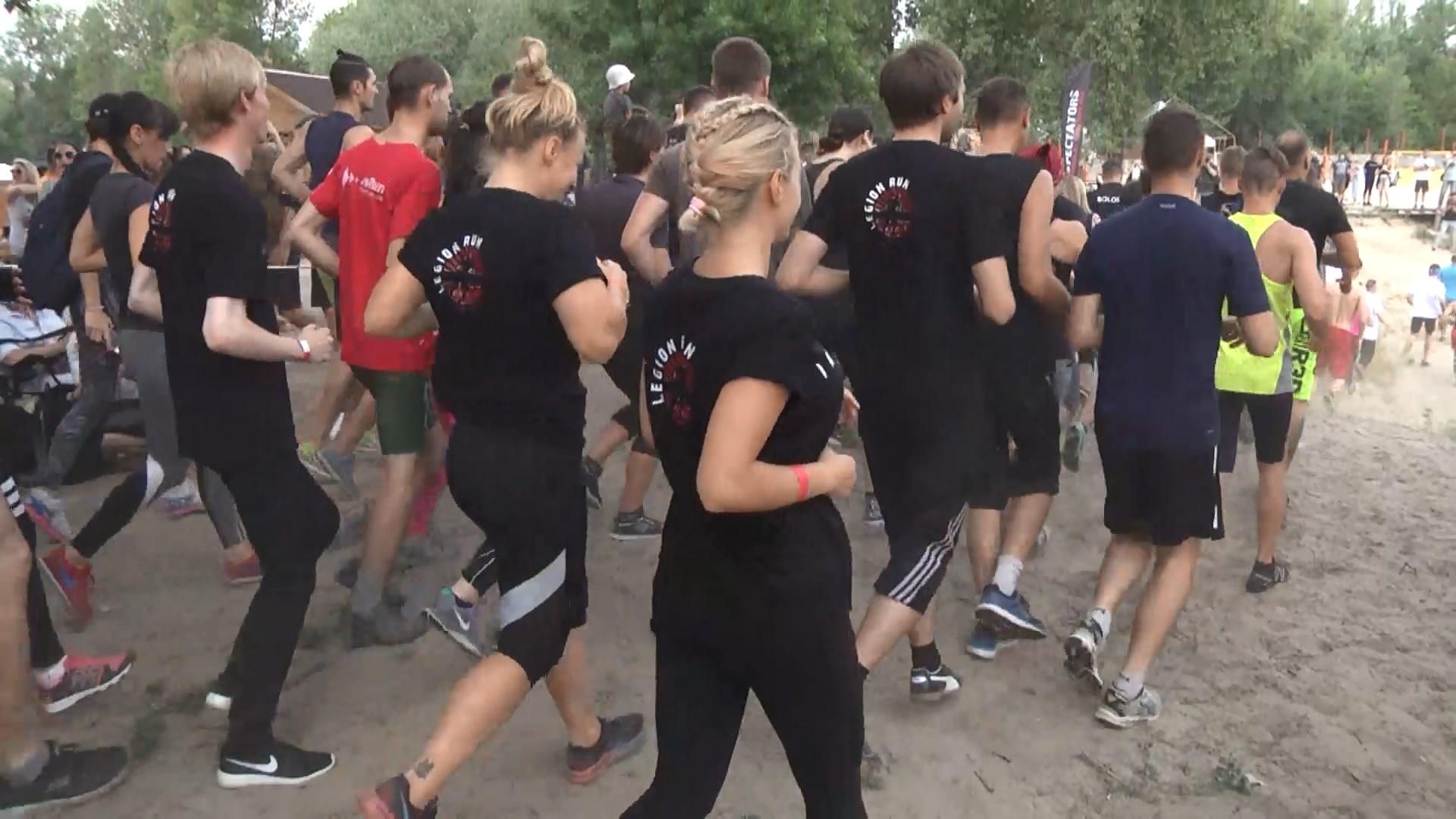 У Києві пройшли екстремальні змагання, присвячені бійцям АТО У Києві пройшли екстремальні змагання, присвячені бійцям АТО