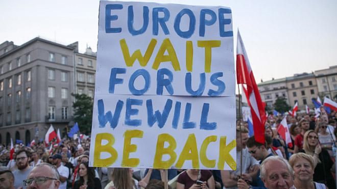 Після прийняття скандального закону у Польщі відновилися акції протесту