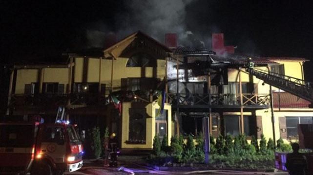 В Луцке горит гостиница: фото и видео
